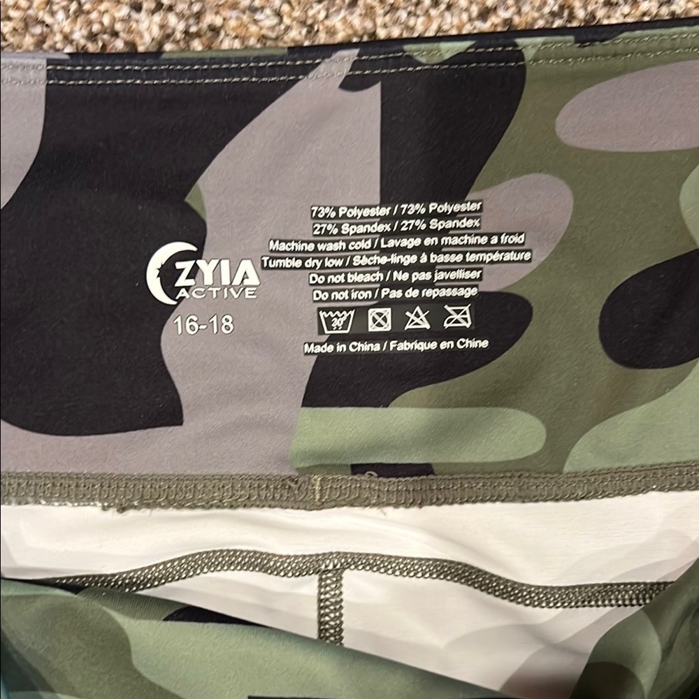 Women’s Camouflage Leggings - Picture 2 of 9